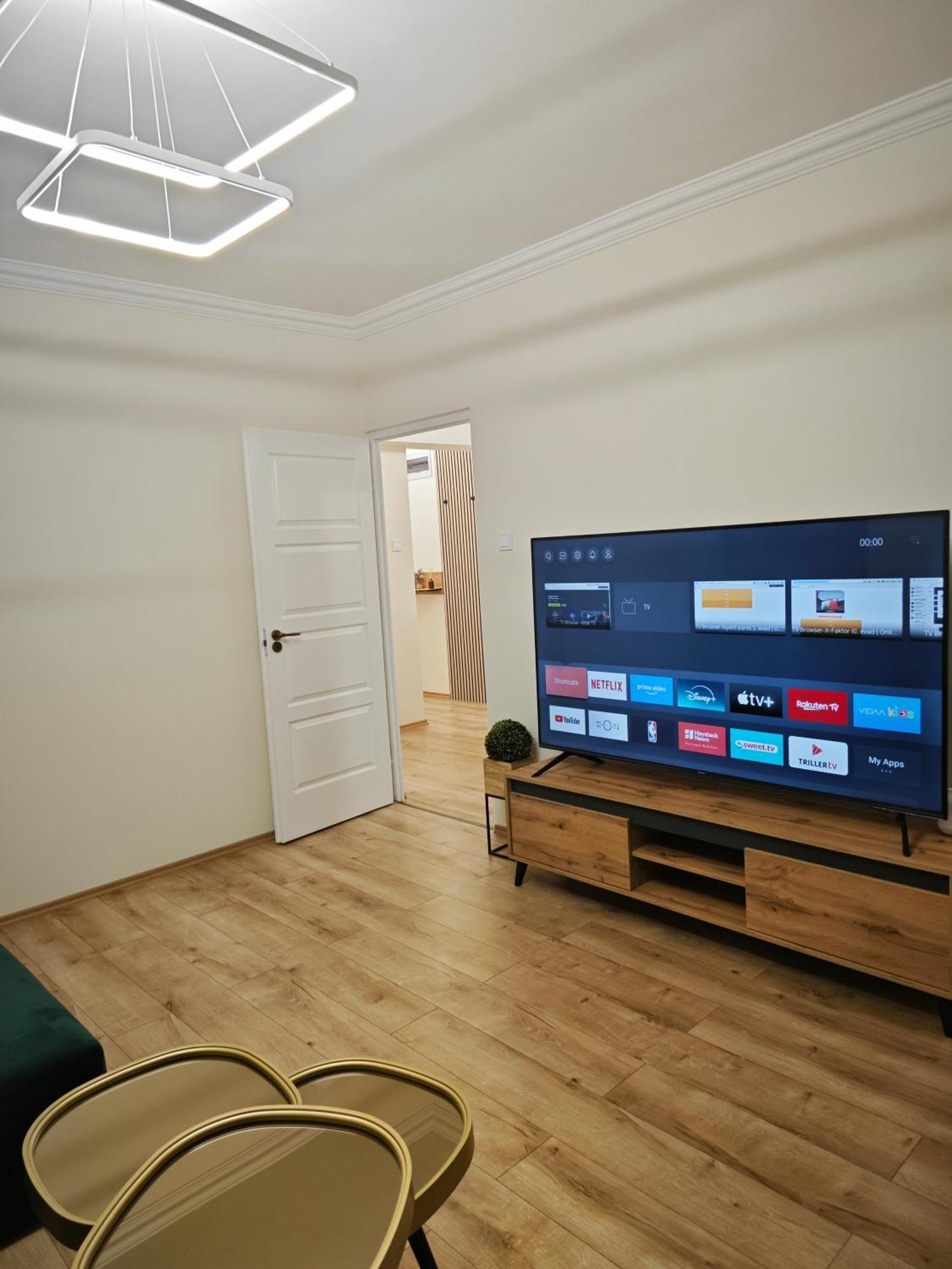Central Greatforest Apartman Debrecen Ngoại thất bức ảnh